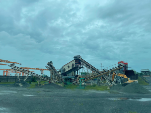 履帶式移動(dòng)破碎站的優(yōu)勢(shì)有哪些？